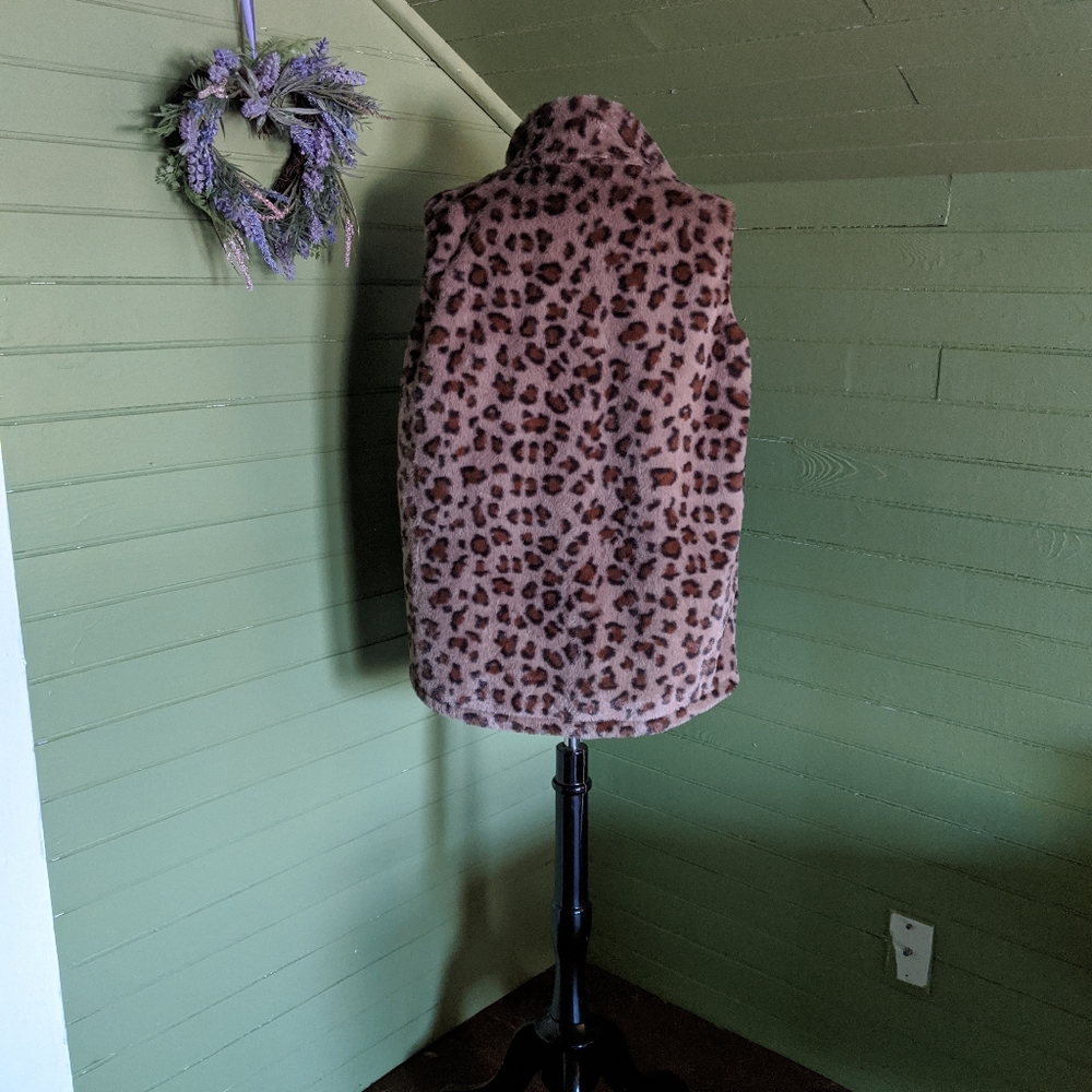Zip-up Vest - Picture 5 of 6